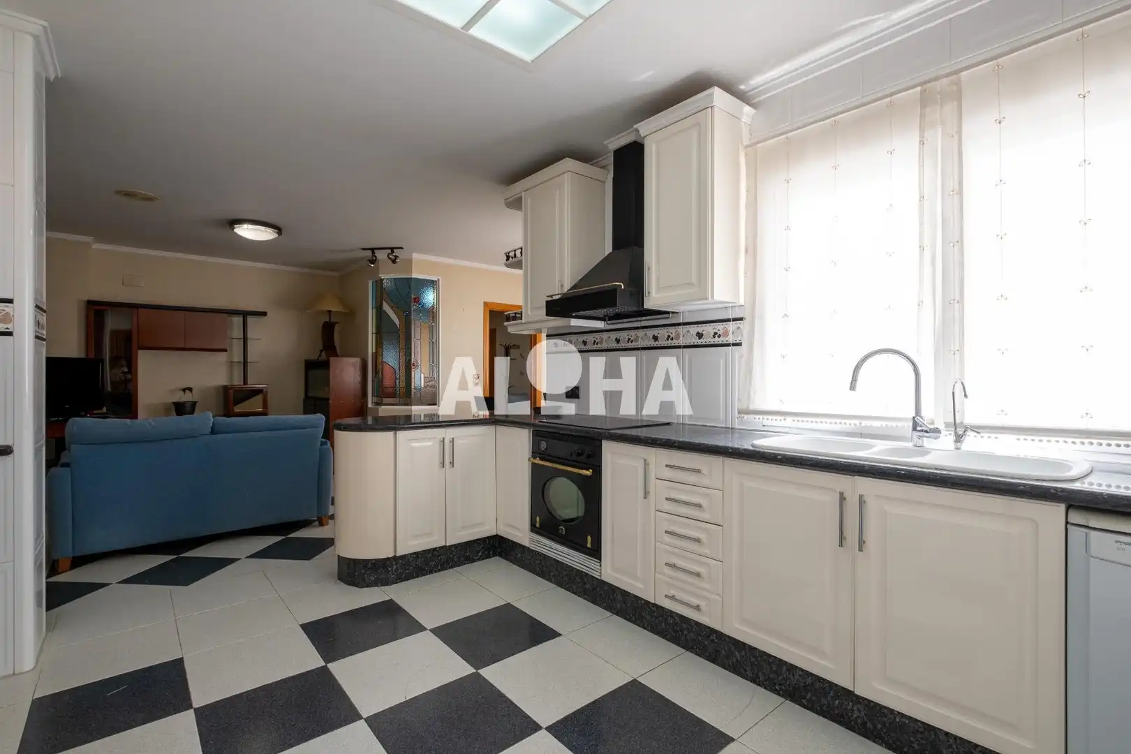 Habitación 346 m², Moncada