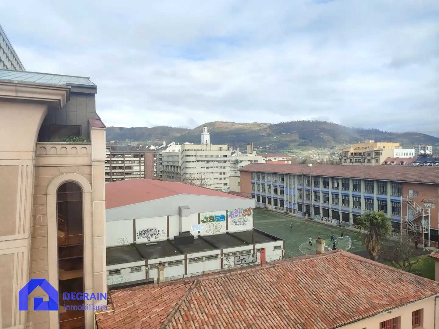 Piso de 146 m² en Oviedo