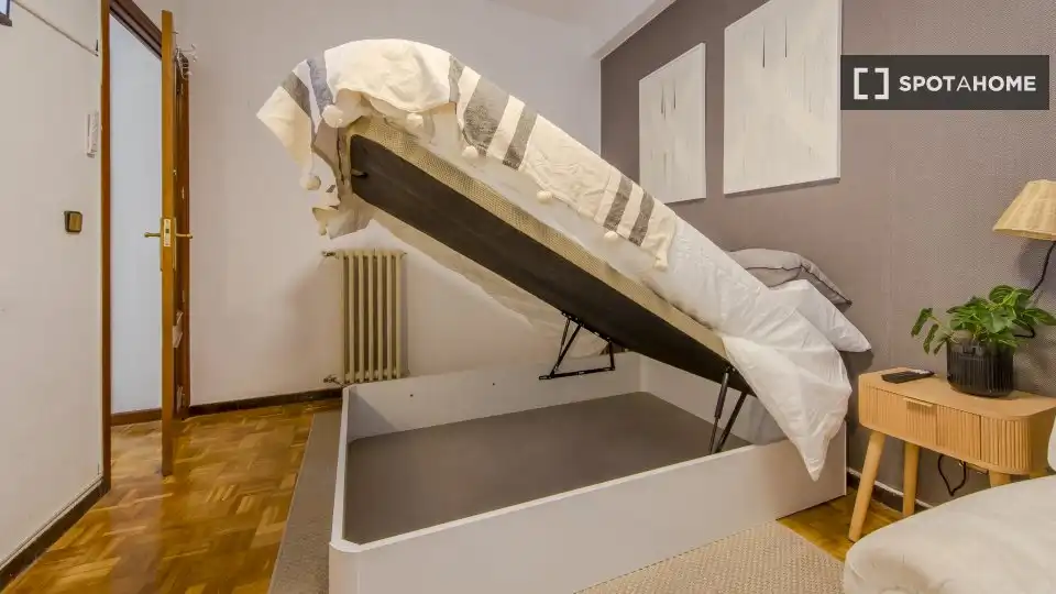 Room for rent, Madrid