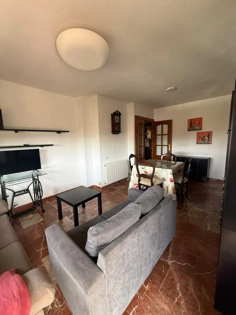 Piso de 85 m² en Granada