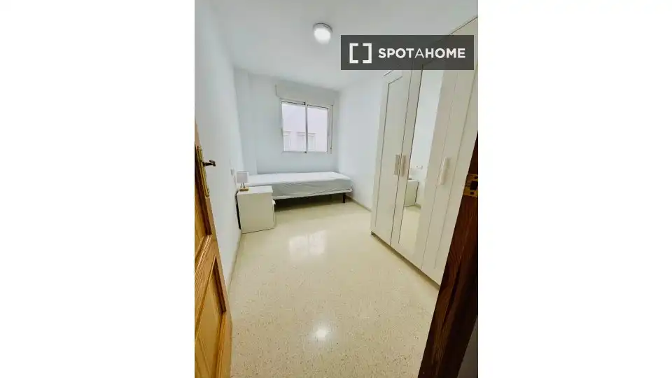 Habitación 150 m², Almería