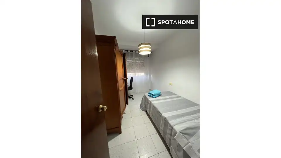 Habitación 130 m², Almería