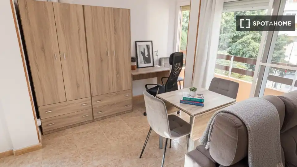 Habitación 77 m², Alicante