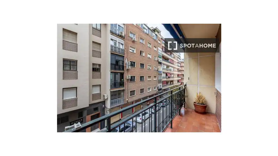 Habitación 129 m², Granada