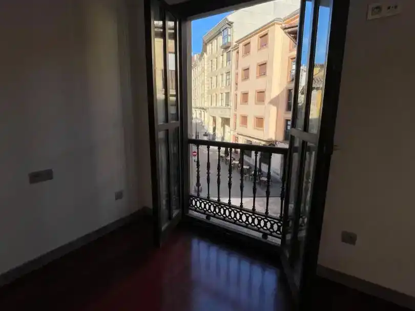 Piso de 80 m² en Oviedo
