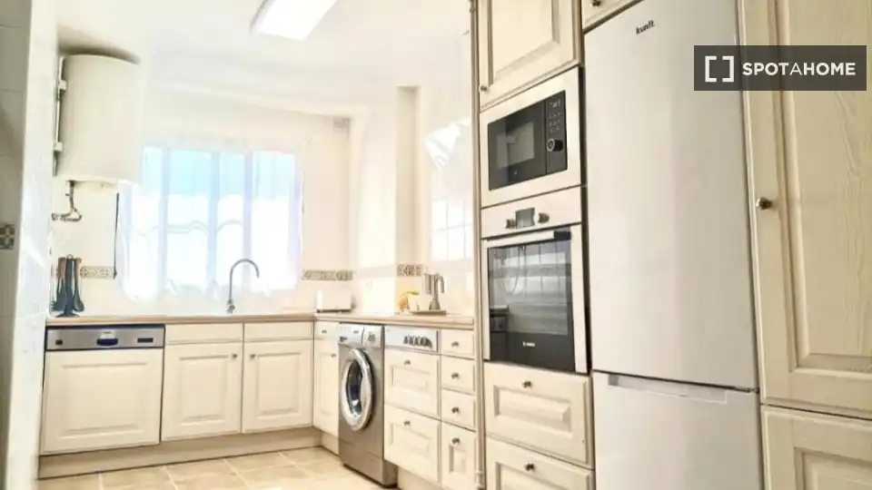 Habitación 127 m², Ítrabo