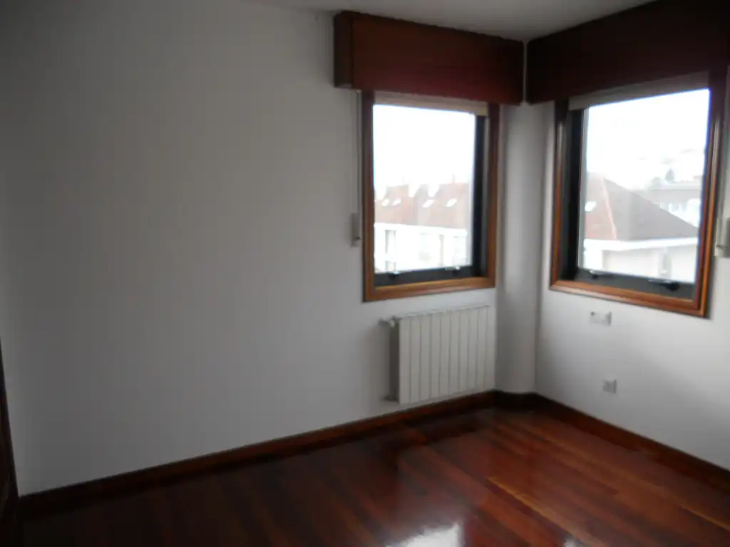 Piso de 100 m² en Santiago de Compostela