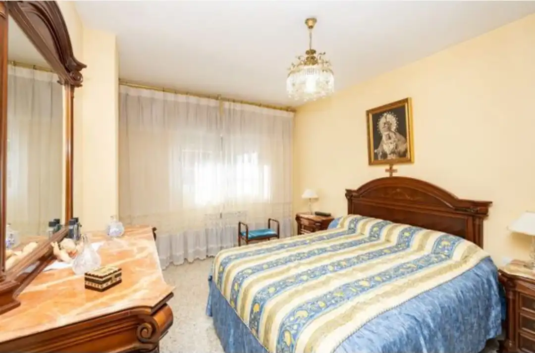 Piso de 138 m² en Granada