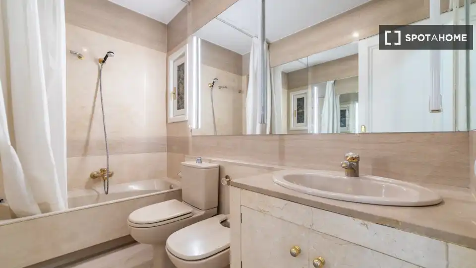 Habitación 301 m², Madrid