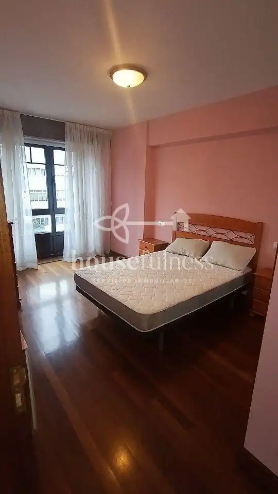 Pis de 1001 m² a Narón