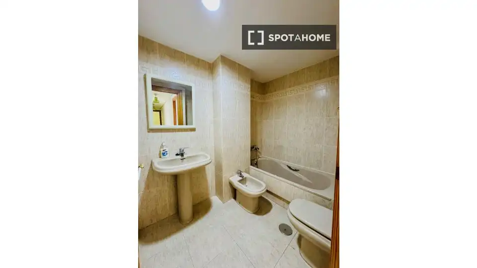 Habitación 150 m², Almería
