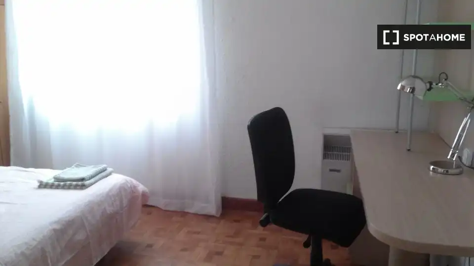 Habitación 92 m², Pamplona