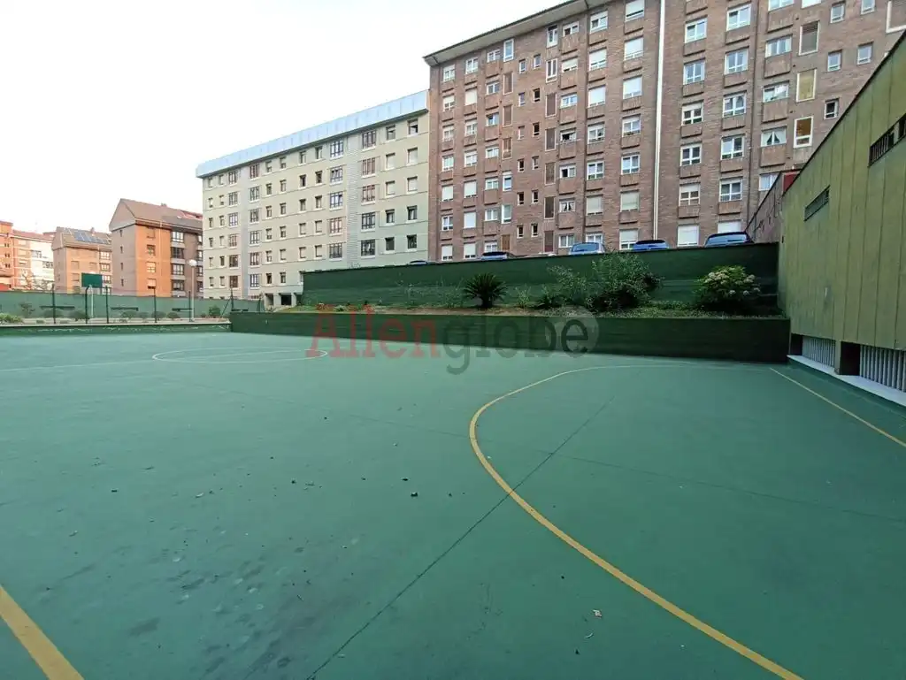 Piso de 110 m² en Oviedo