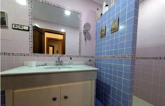 Habitación 504 m², Linares