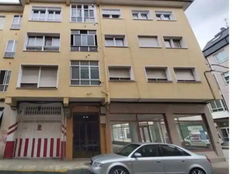 Piso de 107 m² en Narón