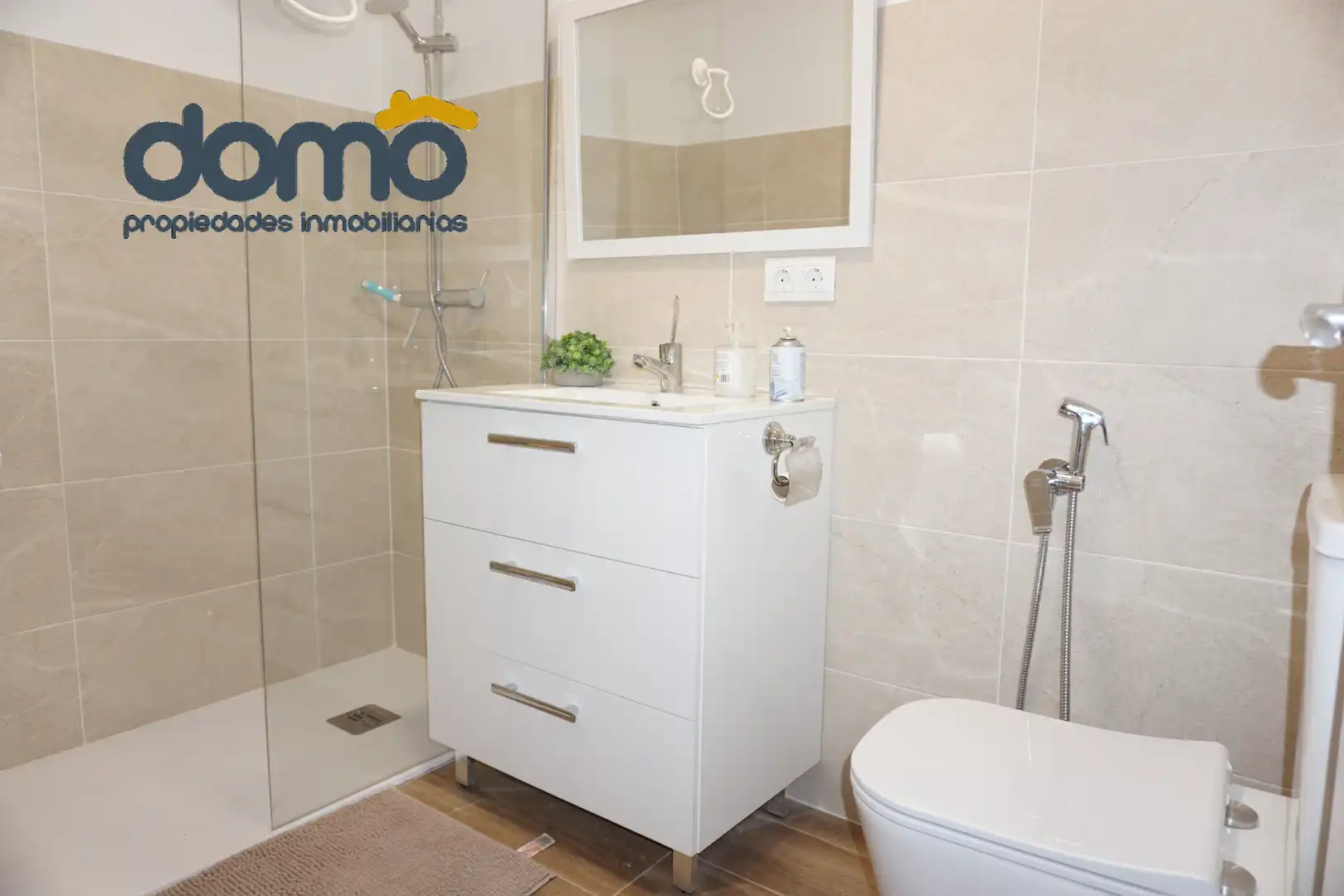 Piso de 98 m² en Granada