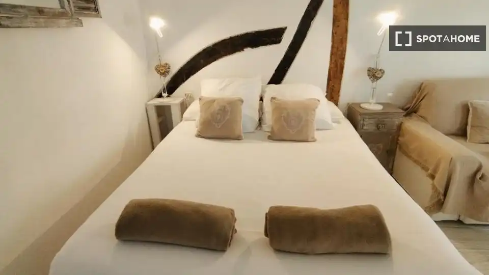 Habitación en alquiler, Mundaca
