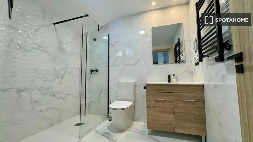 Habitación 86 m², Marín