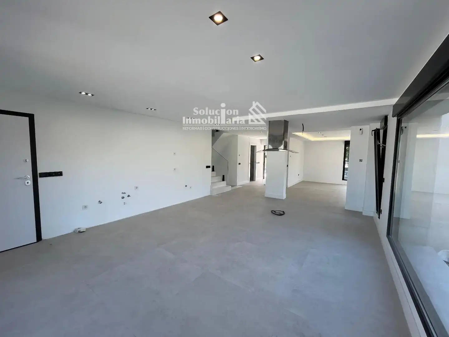 Pis de 500 m² a Villamayor