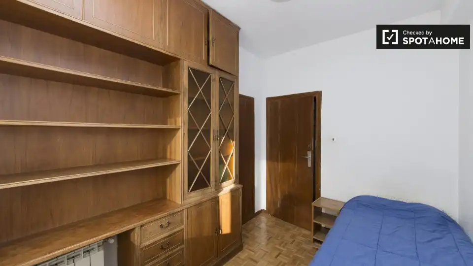 Кімната в оренду, Madrid