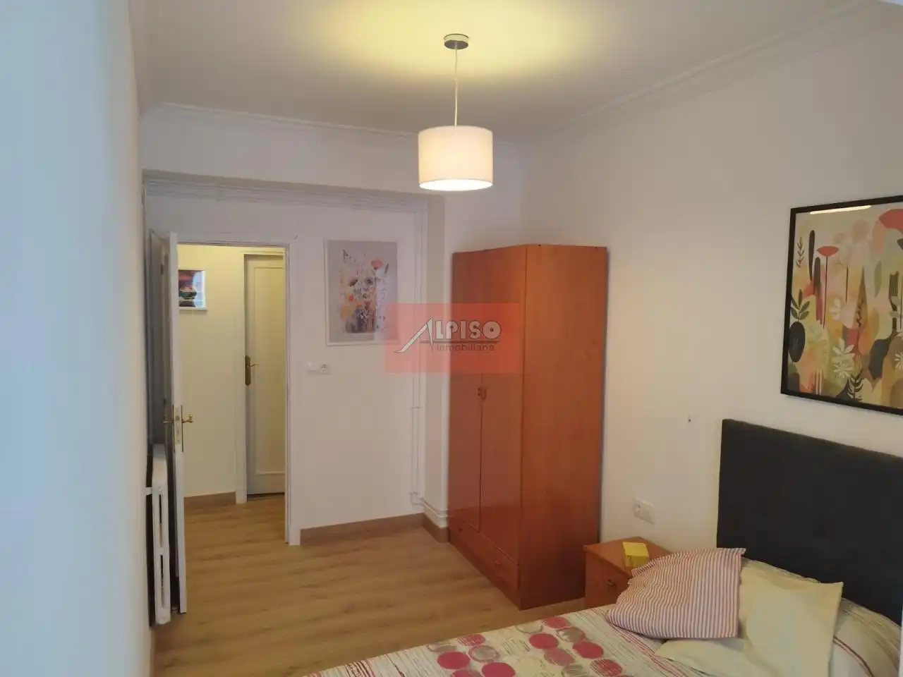 Piso de 85 m² en Ourense