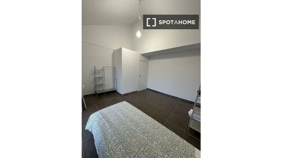 Habitación 1500 m², Granada