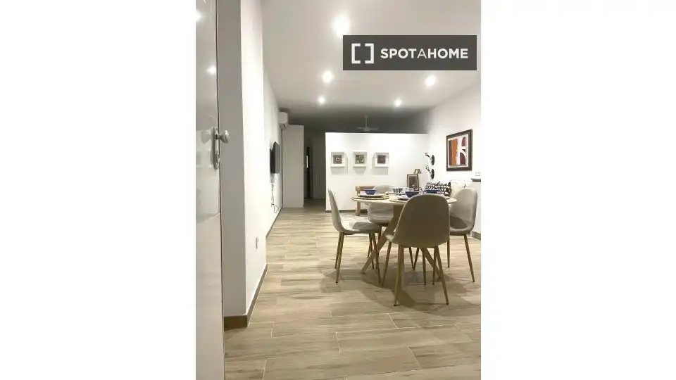 Habitación 77 m², Sevilla
