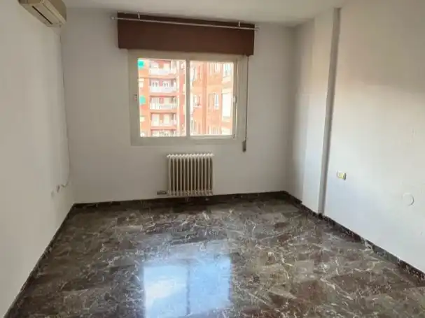 Wohnung 112 m² in Granada