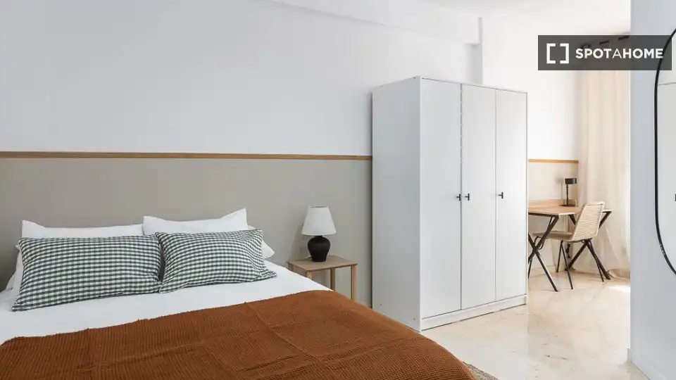 Habitación 150 m², Alicante