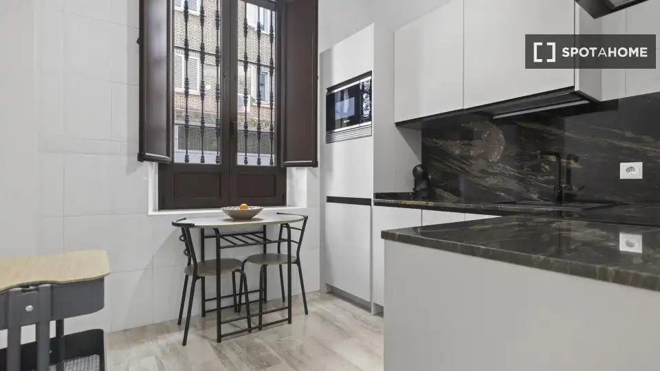 Habitación 75 m², Sevilla