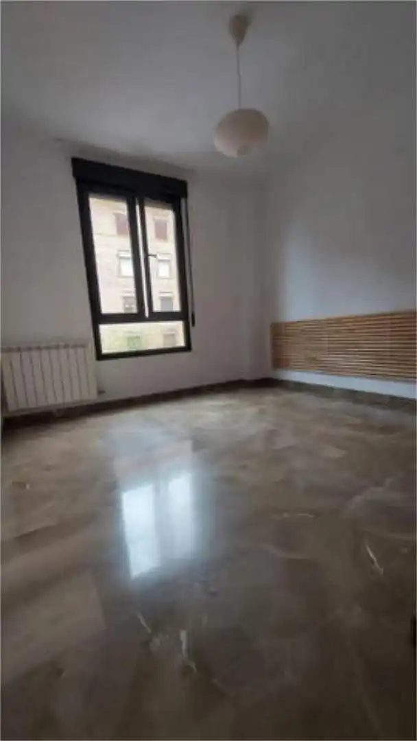 Piso de 90 m² en Granada