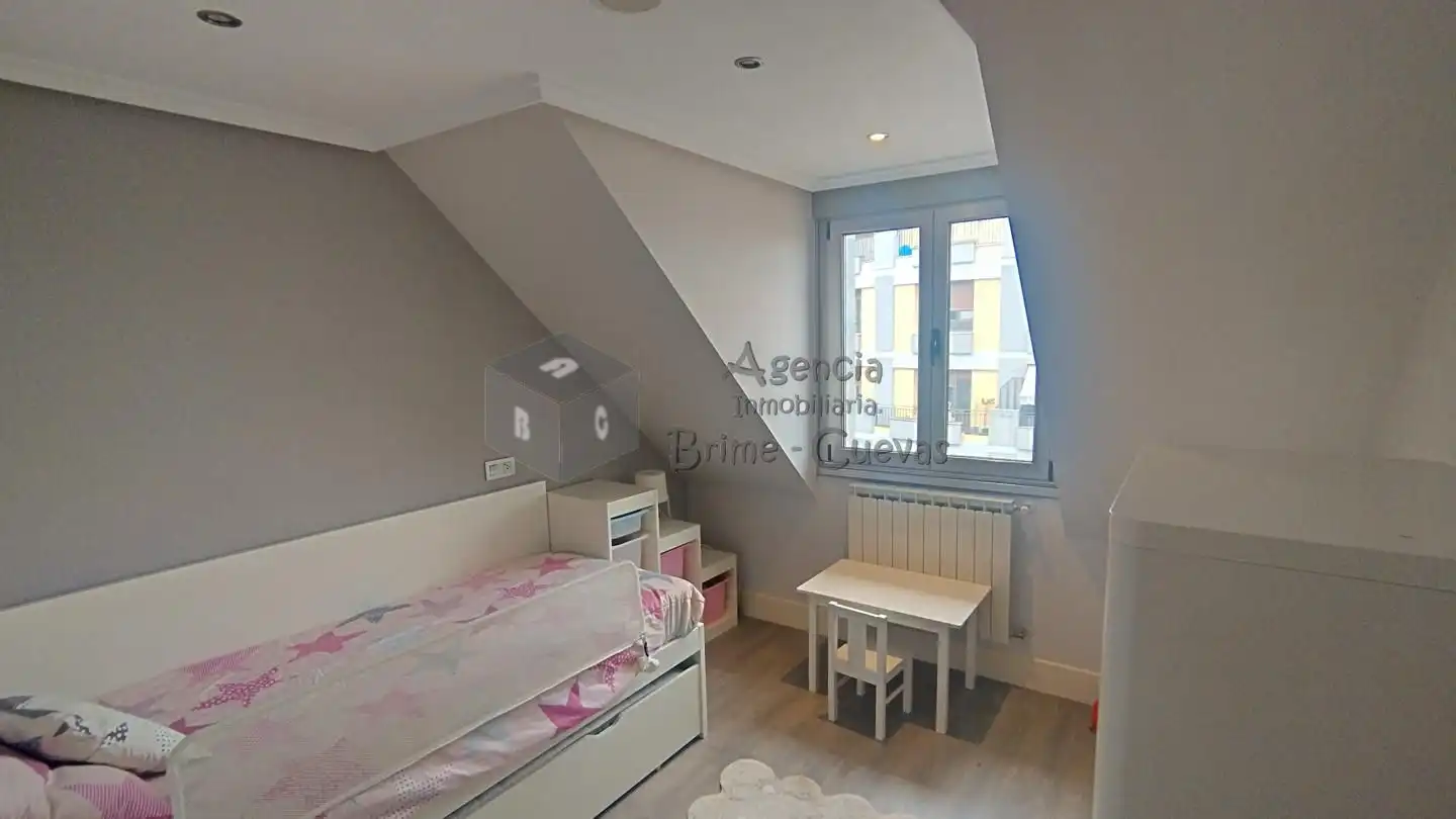 Piso de 94 m² en Oviedo