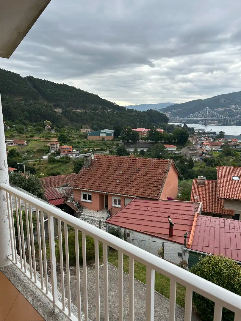 Piso de 300 m² en Moaña