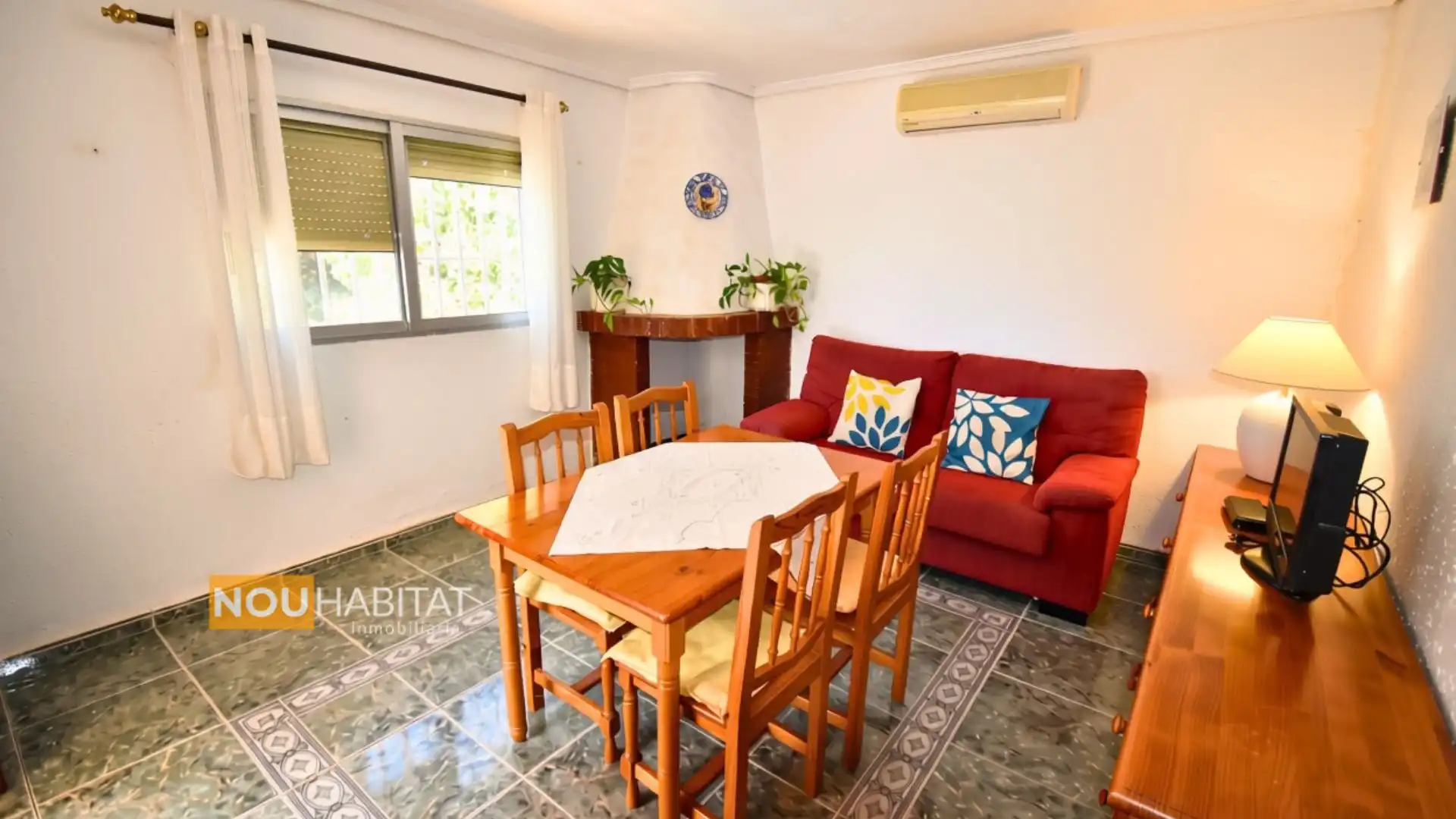 Haus 61 m² in Montroi / Montroy