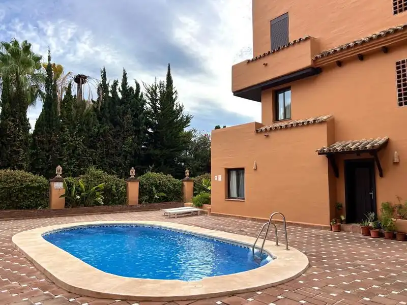 Pis de 235 m² a Estepona