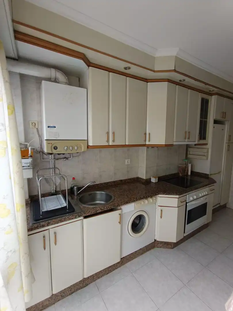 Habitación 79 m², Ourense