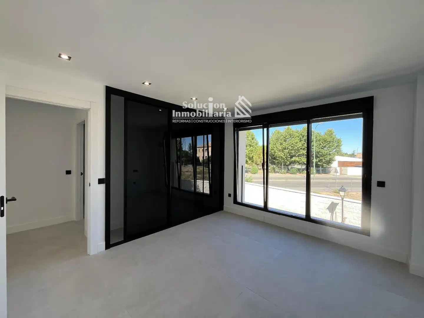 Pis de 500 m² a Villamayor