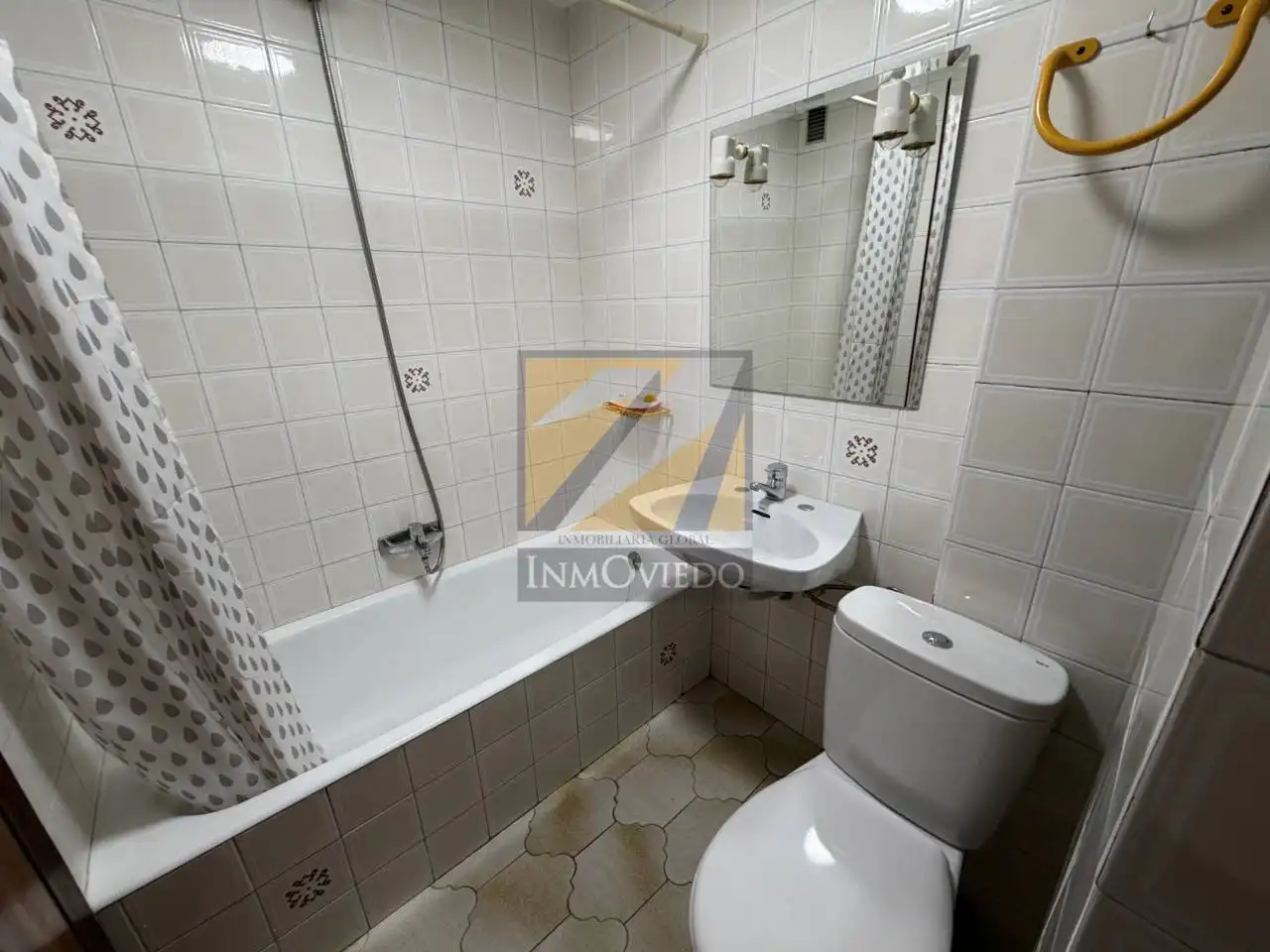 Piso de 50 m² en Oviedo