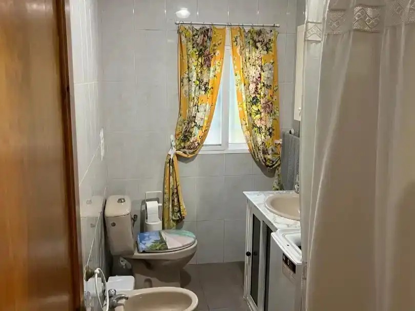 Piso de 130 m² en Molvízar