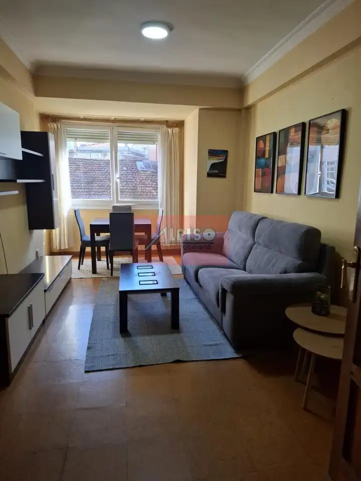 Piso de 85 m² en Ourense