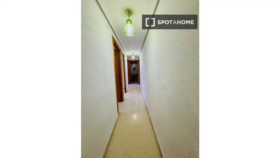 Habitación 150 m², Almería