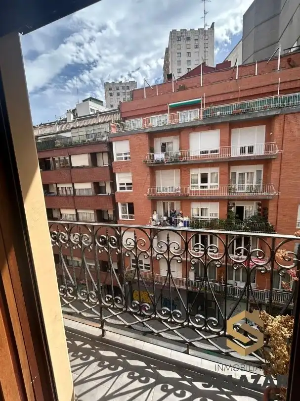 Piso de 85 m² en Bilbao