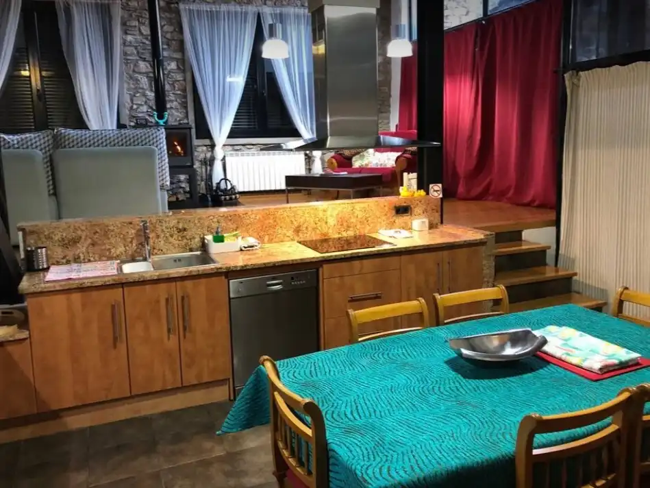 Casa de 200 m² en Alàs i Cerc