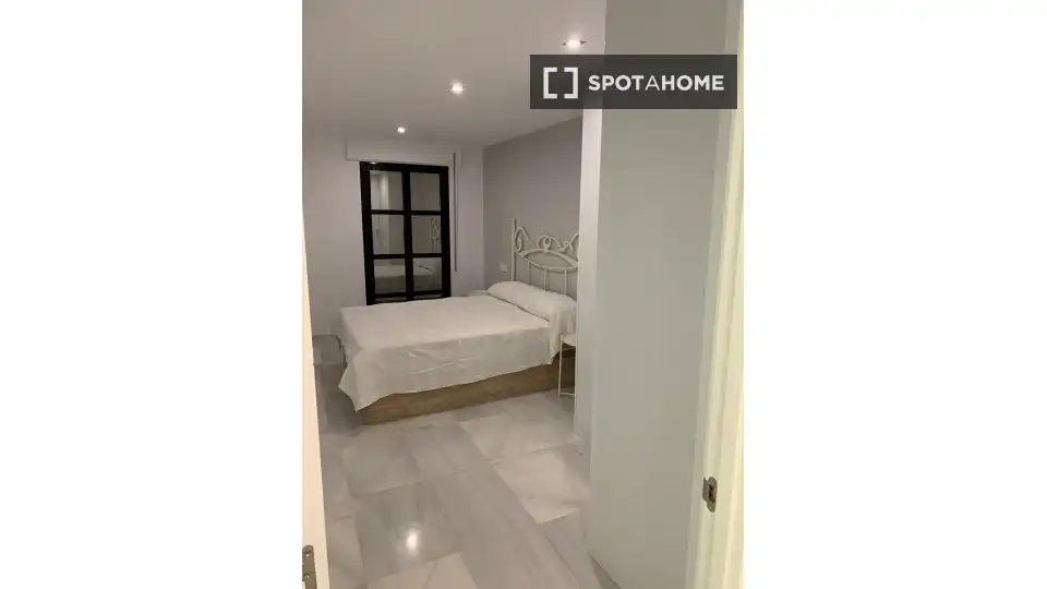 Habitación 86 m², Almería