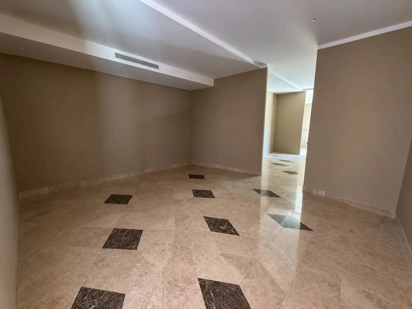 Будинок 1100 м² у Torrevieja