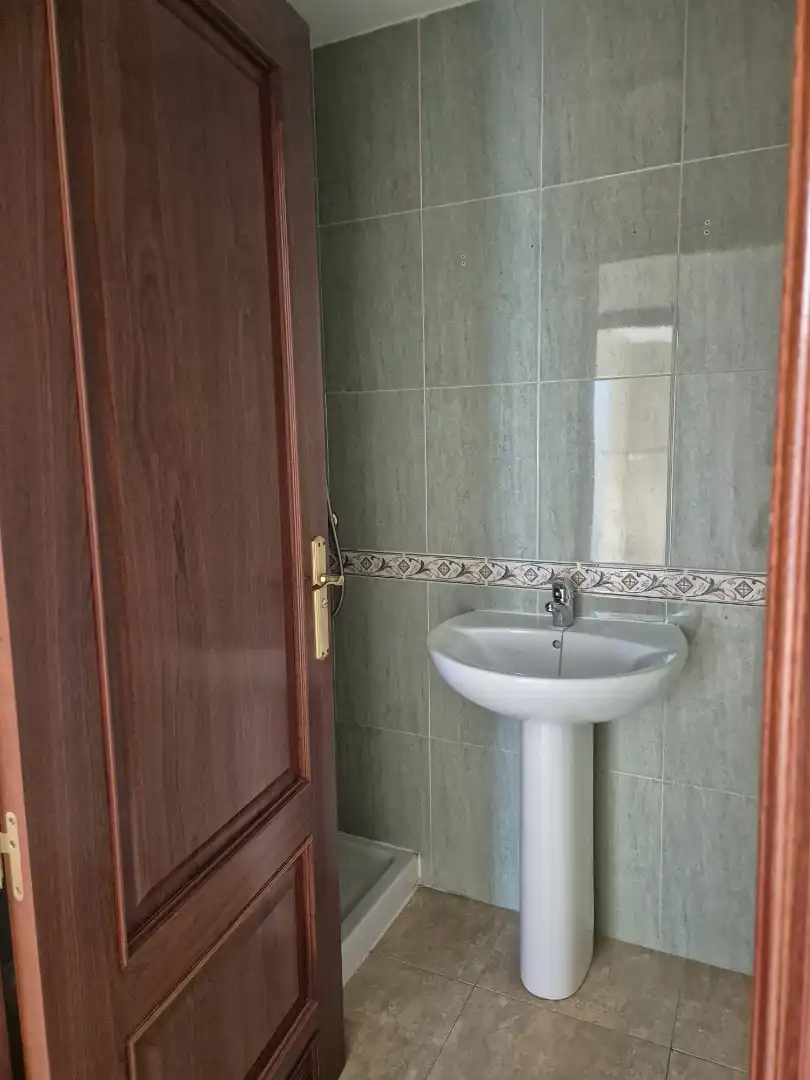Piso de 89930 m² en Granada
