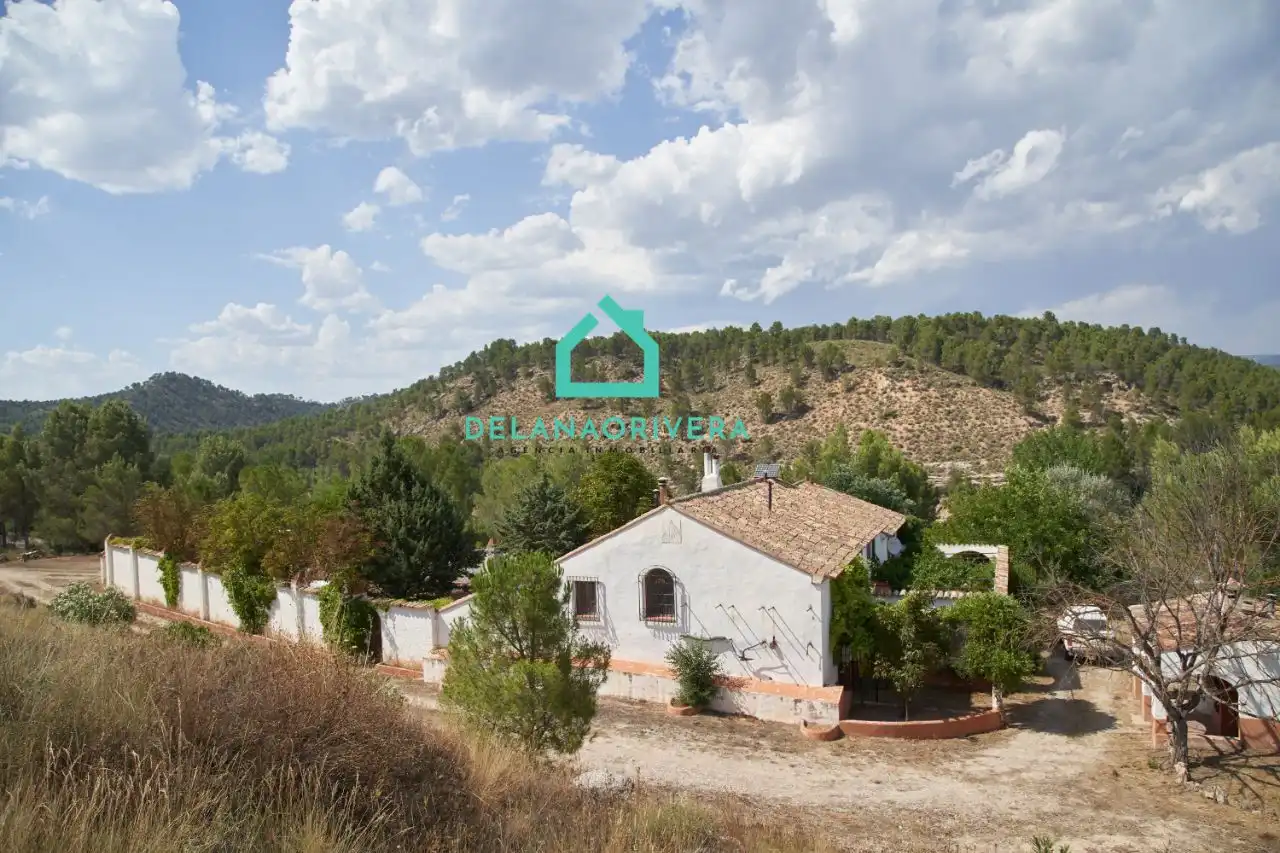 Casa de 300 m² en Villamalea