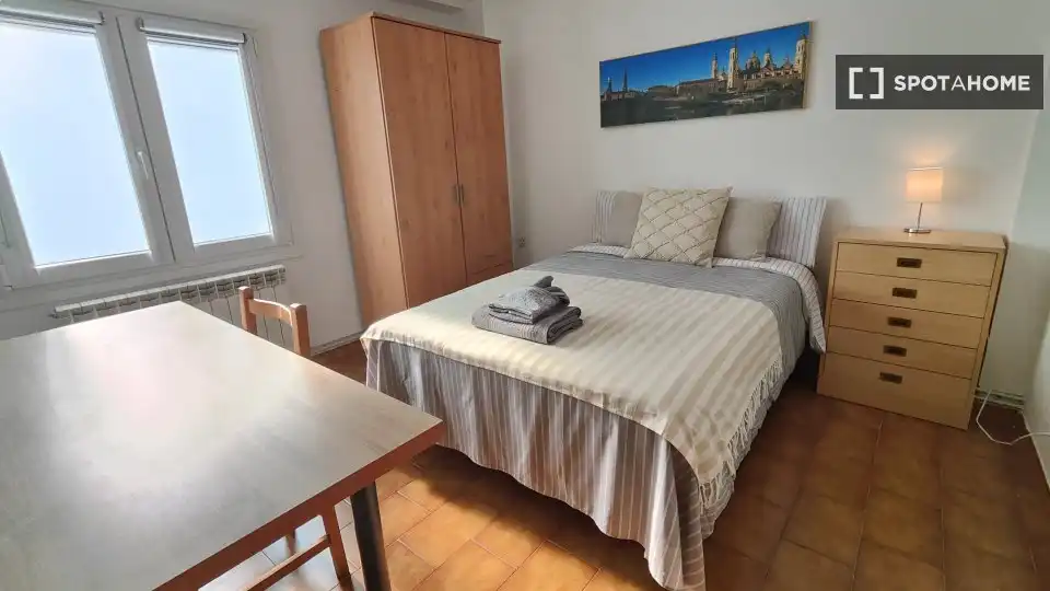 Habitación 54 m², Zaragoza