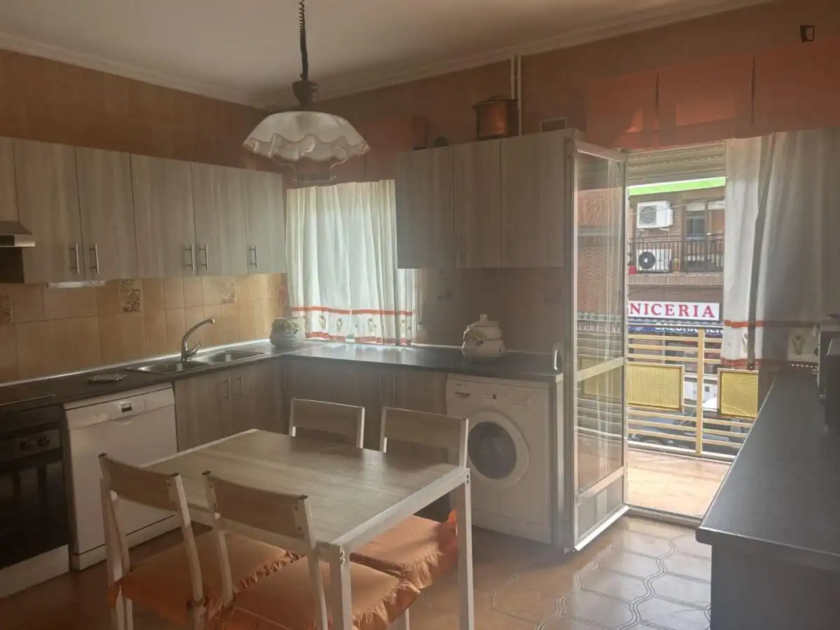 Habitación en alquiler, Villa del Prado