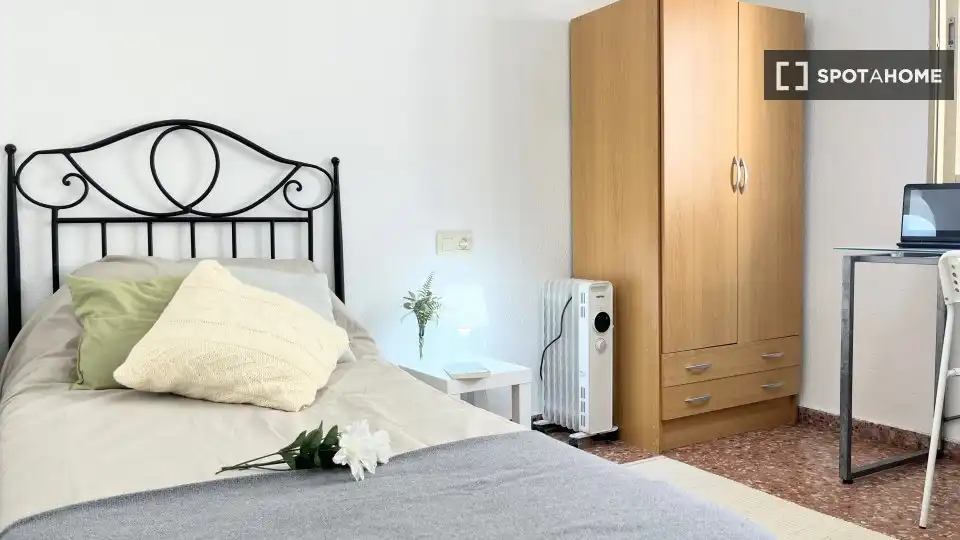 Habitació de lloguer, Burjassot